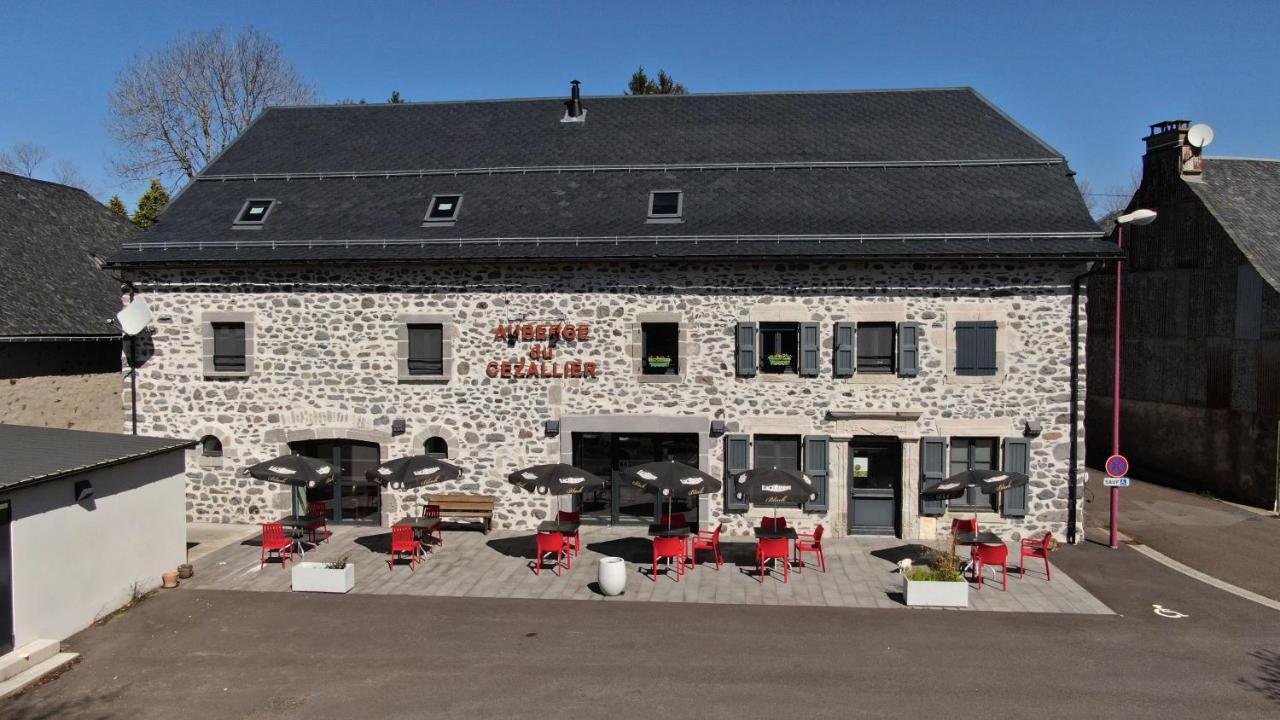 Auberge du Cezallier Montgreleix Exterior foto